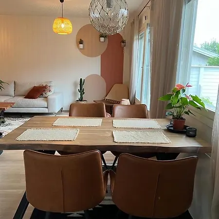 Luxus Two Bedroom With Sauna Nearby Airport Βάνταα